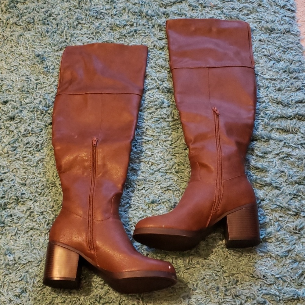 NWOT Brown Over the Knee Boots with Zippers